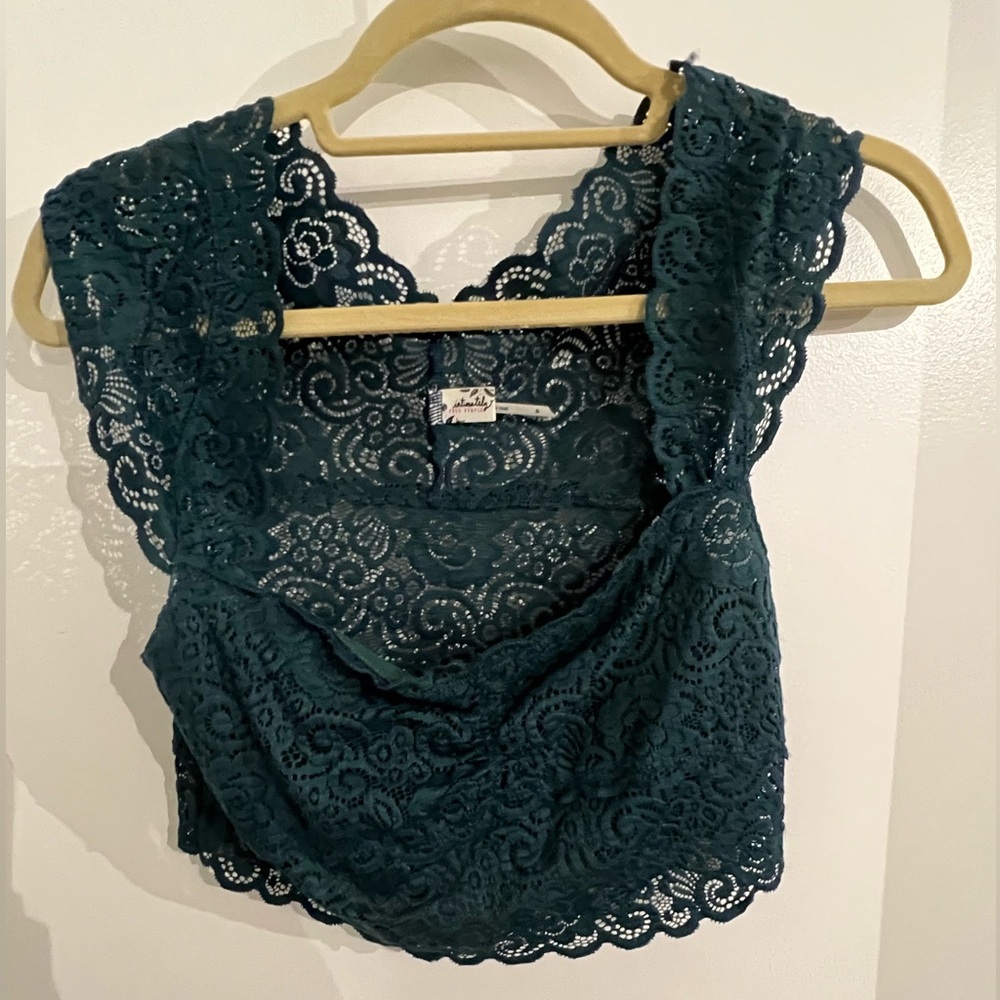*Free People* intimately, green lace crop